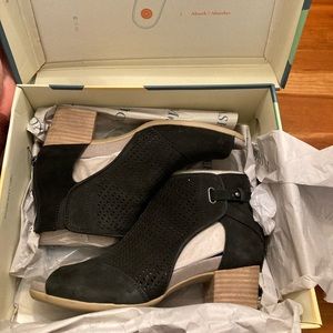 Earth - Ivy Sahara - 8.5